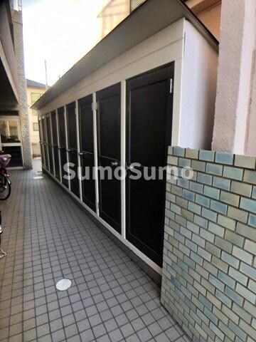 物件外観写真4　(※1Fに専用トランクルームあり。)