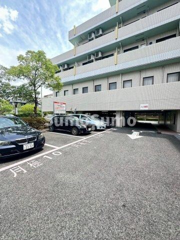 物件外観写真2　(駐車場です)