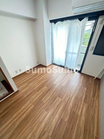 物件内観写真5　(ゆったり過ごせる居間です)