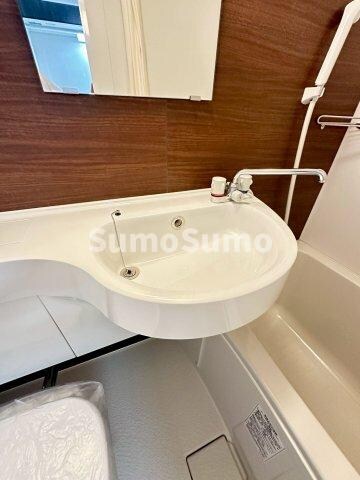 物件内観写真10　(コンパクトで使いやすい洗面所)