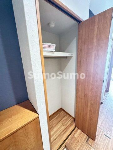 物件内観写真12　(たっぷりとした収納スペースです)