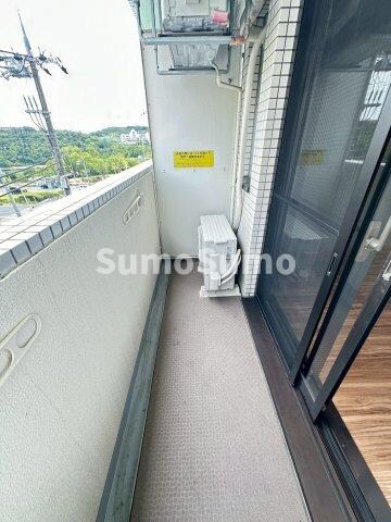 物件内観写真13　(お洗濯にも便利なバルコニー付き)