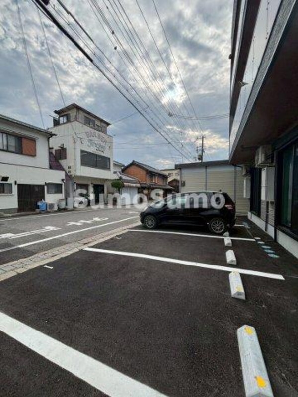駐車場(駐車スペースもあります)
