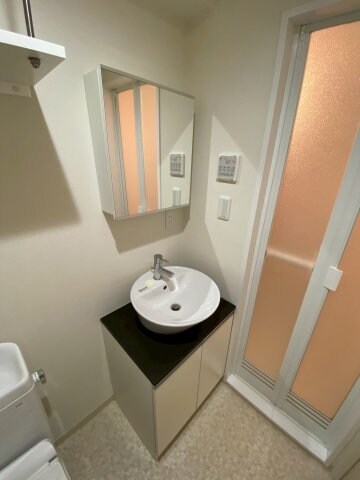 物件内観写真13　(コンパクトで使いやすい洗面所)