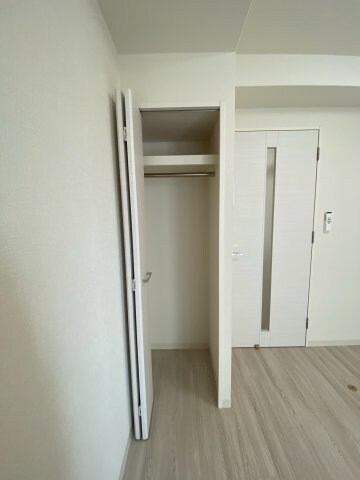 物件内観写真15　(大きなスペースがあり、収納には困りません)