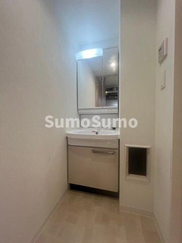 物件内観写真20　(広い洗面スペース)