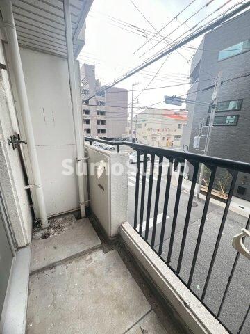 物件内観写真19　(暖かな日差しのふりそそぐバルコニー)