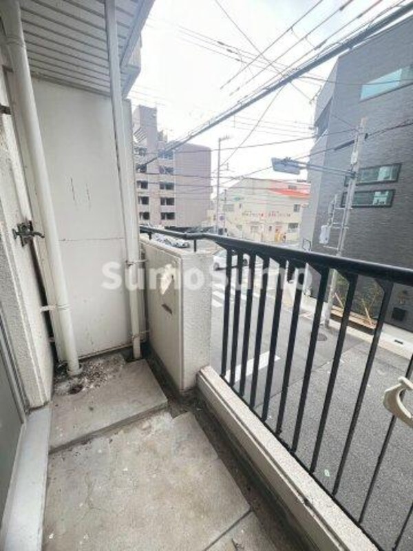 バルコニー(暖かな日差しのふりそそぐバルコニー)