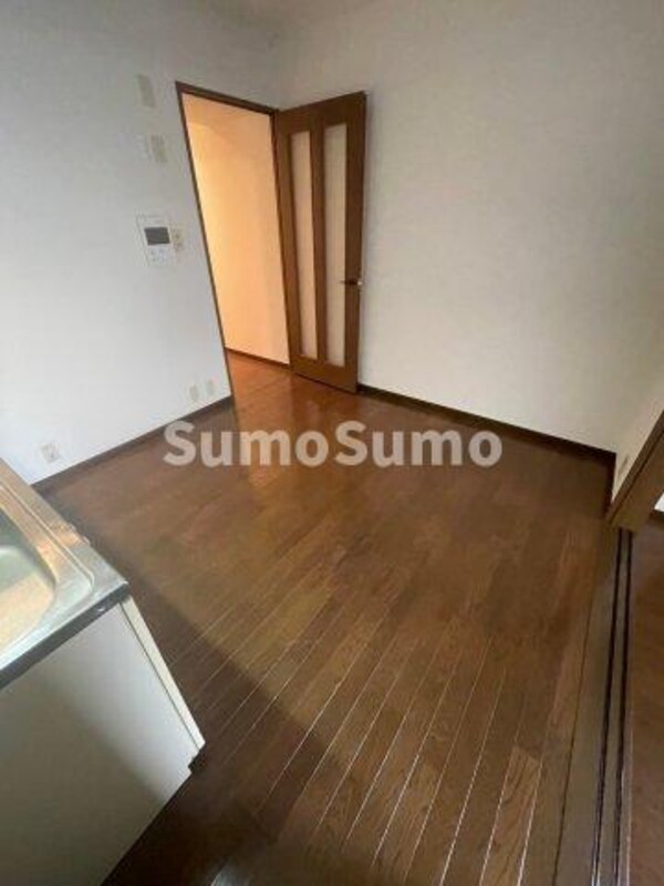 寝室(落ち着いて過ごせるお部屋なので、寝室にいかがでしょうか)