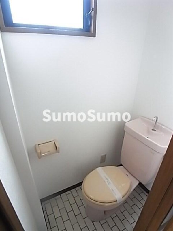 トイレ(シンプルで使いやすいトイレです)