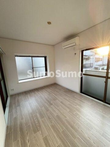 物件内観写真6　(開放的な寝室です)