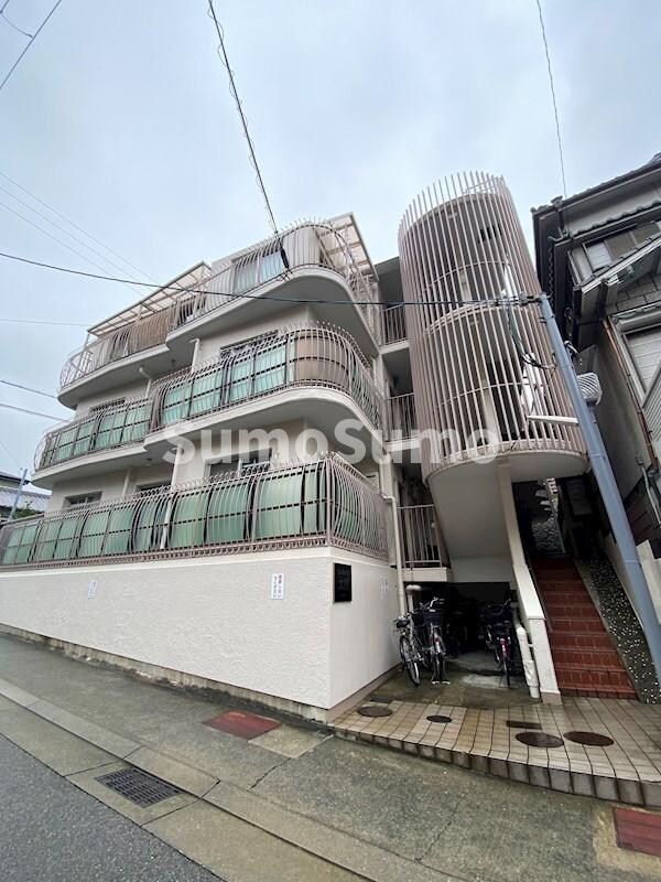 物件外観写真1　(外観もきれいです)