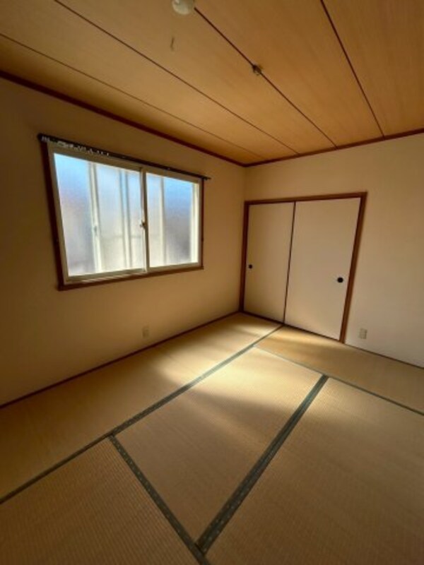 和室(きれいな和室です)