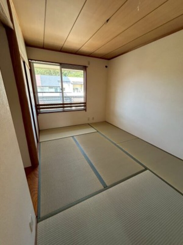和室(フローリングだけでなく、和室もあります)