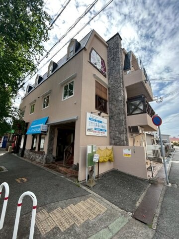 物件外観写真1　(きれいな外観です)