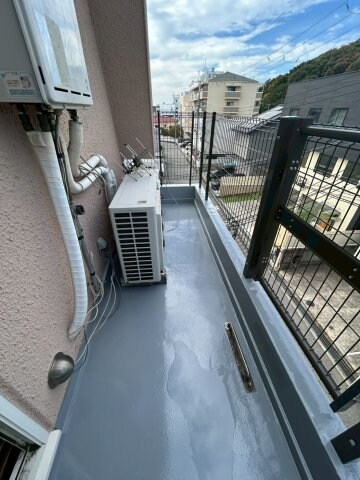 物件内観写真7　(開放的で明るい空間を演出してくれるバルコニーです)