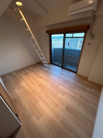 物件内観写真3　(使いやすい居間です)