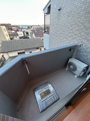 物件内観写真8　(広々としたバルコニーです)