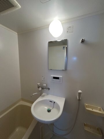 物件内観写真10　(使いやすい洗面所です)