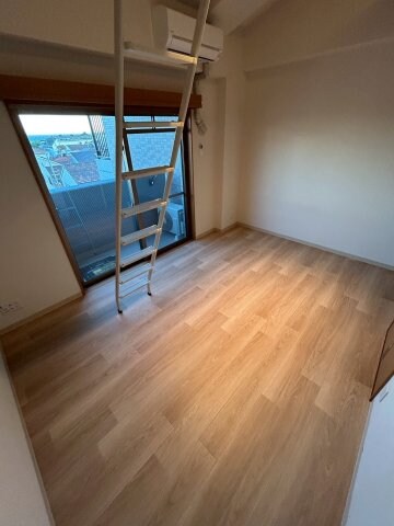 物件内観写真17　(使いやすい居間です)