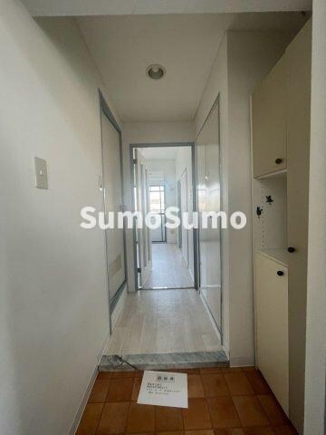 物件内観写真2　(落ち着いた玄関です)