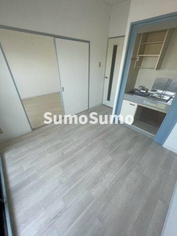 物件内観写真3　(居間です)