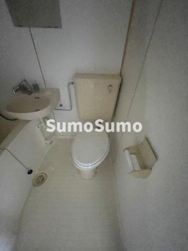 トイレ(コンパクトで使いやすいトイレです)