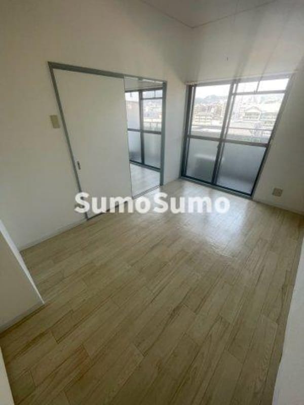 居室(ゆったりとした居間です)