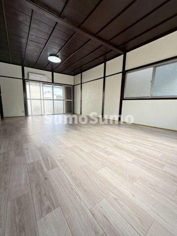 物件内観写真19　(おしゃれなリビングです)