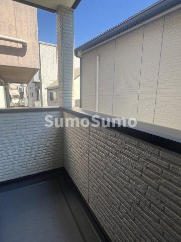 物件内観写真23　(バルコニーからの眺めを楽しみながら食事をしませんか)