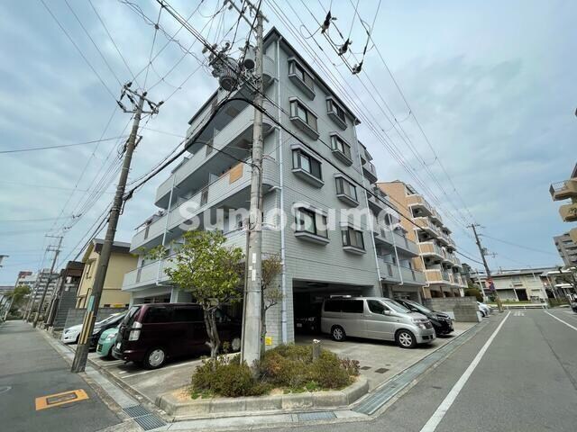 物件外観写真1　(外観もきれいです)