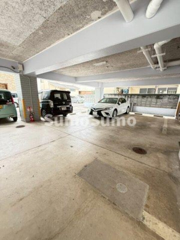 駐車場(駐車場です)