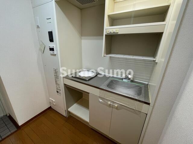 物件内観写真6　(コンパクトなキッチンで掃除もラクラク)