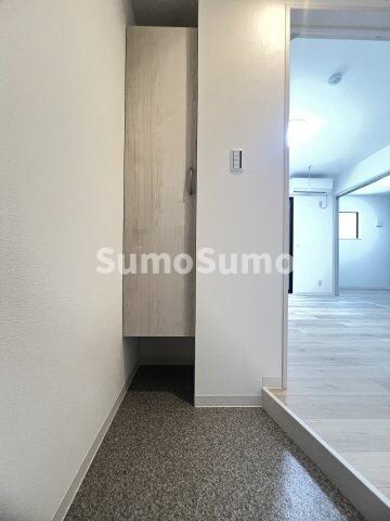 物件内観写真4　(シンプルで使いやすい玄関です)