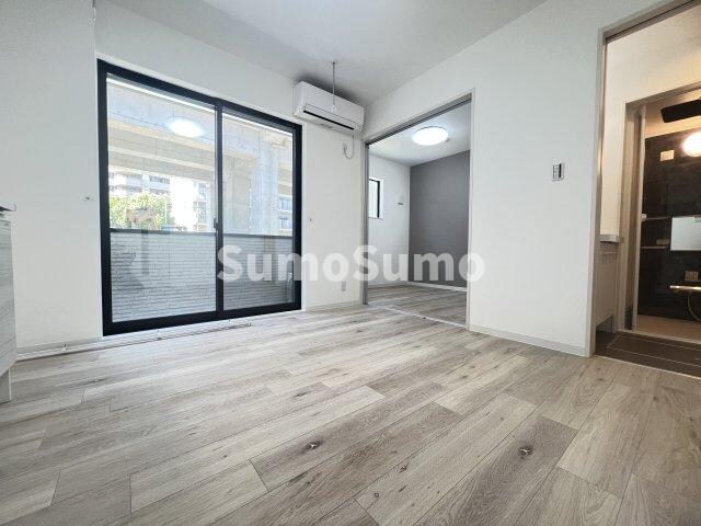 物件内観写真11　(ゆったり過ごせるリビングです)