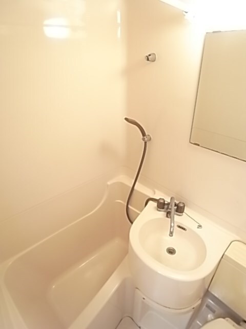 物件内観写真7　(コンパクトで使いやすいお風呂です)