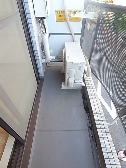 物件内観写真8　(広々としたバルコニーです)