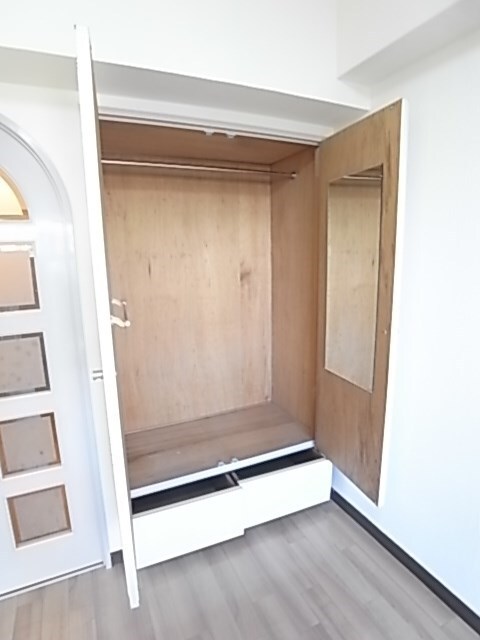 物件内観写真13　(収納スペース豊富です)