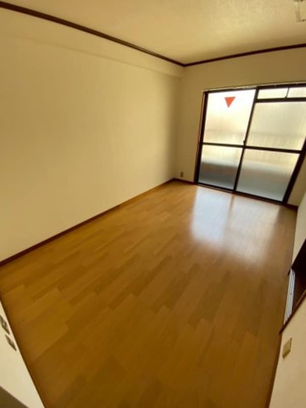 寝室(使い勝手のいい寝室です)