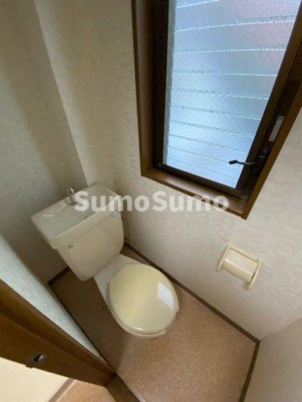トイレ(コンパクトで使いやすいトイレです)