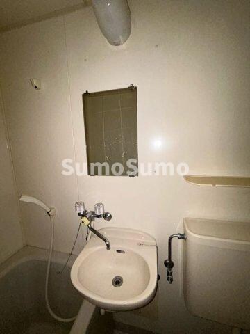 物件内観写真10　(明るい洗面所です)