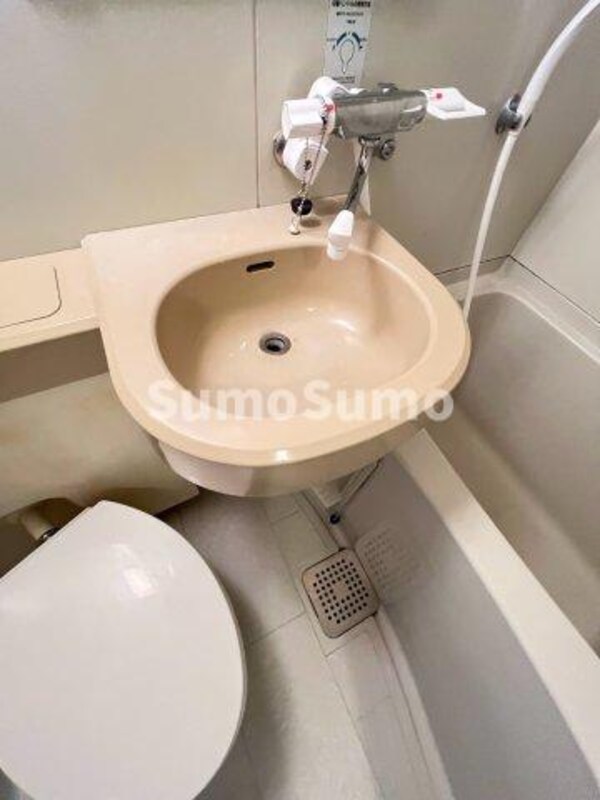 洗面・脱衣所(ゆったりとスペースのある洗面所)