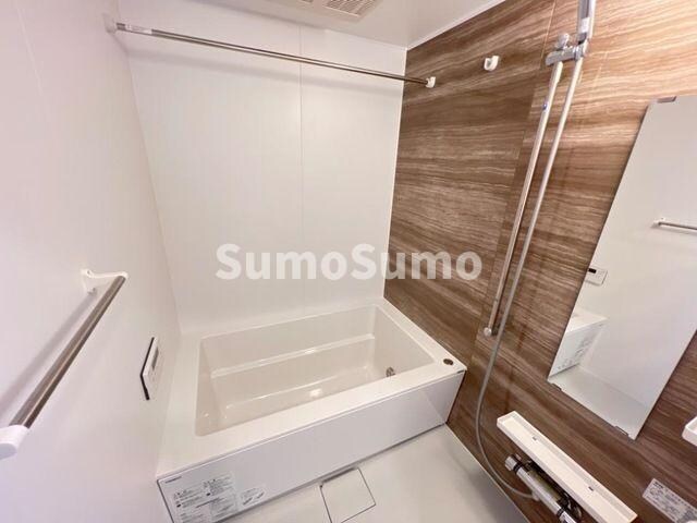 物件内観写真6　(日々の疲れを癒すお風呂付です)