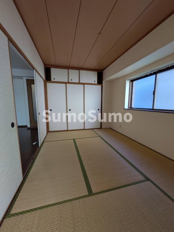 和室(い草の香りが落ち着く素敵な和室です)