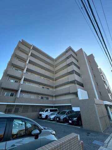 物件外観写真2　(おしゃれな外観です)