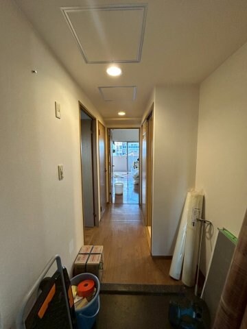 物件内観写真4　(落ち着いた玄関です)