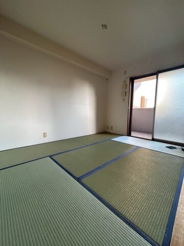 物件内観写真27　(落ち着いた雰囲気の和室付きです)