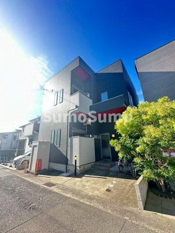 物件外観写真1　(きれいな外観です)