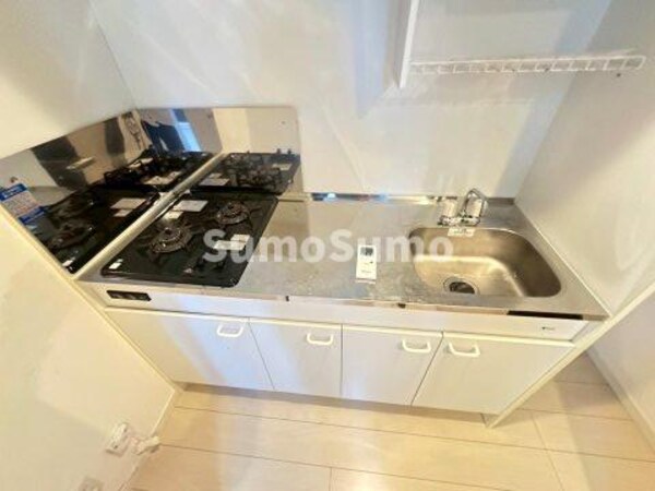 キッチン(コンパクトなキッチンで掃除もラクラク)