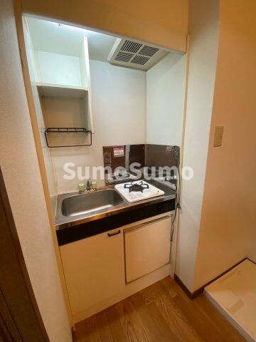 物件内観写真6　(コンパクトなキッチンで掃除もラクラク)